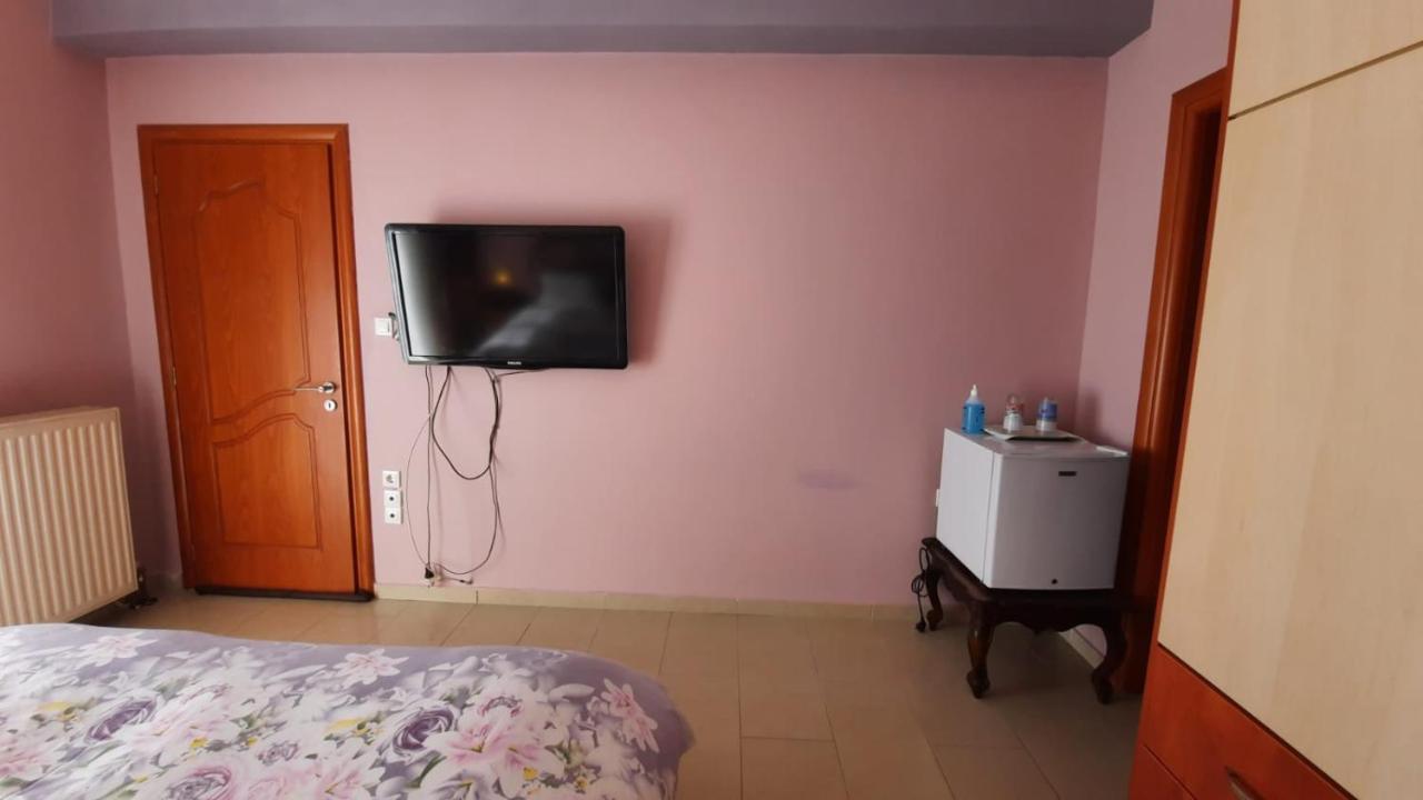 Ioannis - Room With Balcony Near Limnopula Gavrolimni Exterior photo